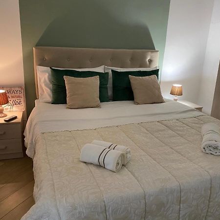 “Ad Un Passo Dal Mare” Apartment เรอัลมอนเต ภายนอก รูปภาพ