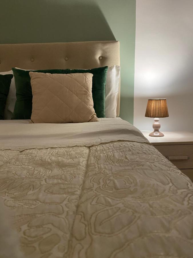 “Ad Un Passo Dal Mare” Apartment เรอัลมอนเต ภายนอก รูปภาพ