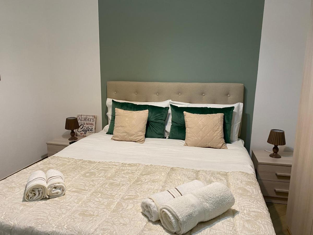 “Ad Un Passo Dal Mare” Apartment เรอัลมอนเต ภายนอก รูปภาพ