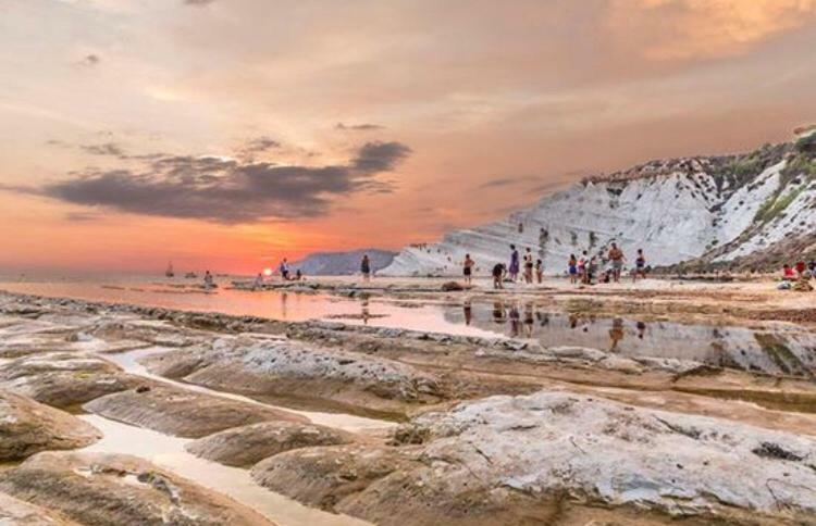 “Ad Un Passo Dal Mare” Apartment เรอัลมอนเต ภายนอก รูปภาพ