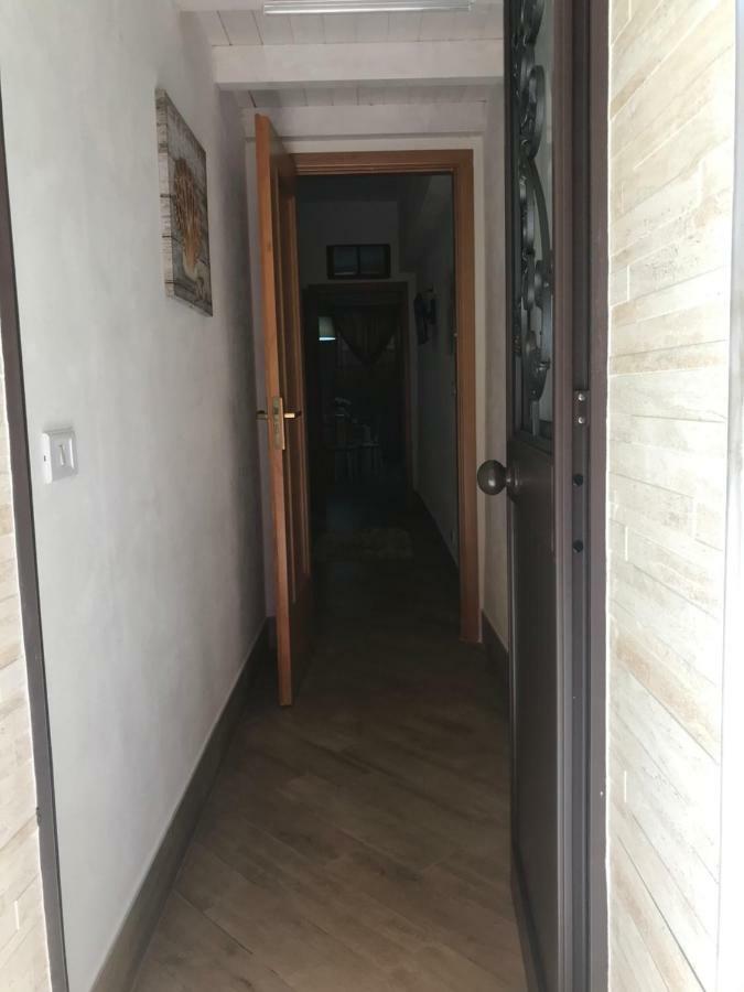 “Ad Un Passo Dal Mare” Apartment เรอัลมอนเต ภายนอก รูปภาพ
